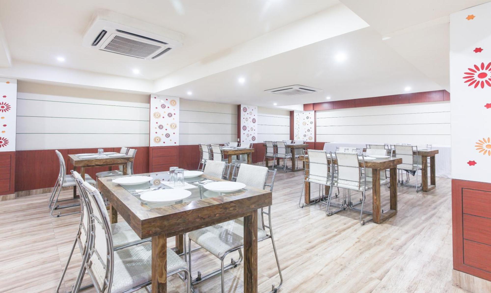 Janki International 3 Km From Kashi Vishwanath Temple Free Pickup From Railway Station Hotel Varanasi