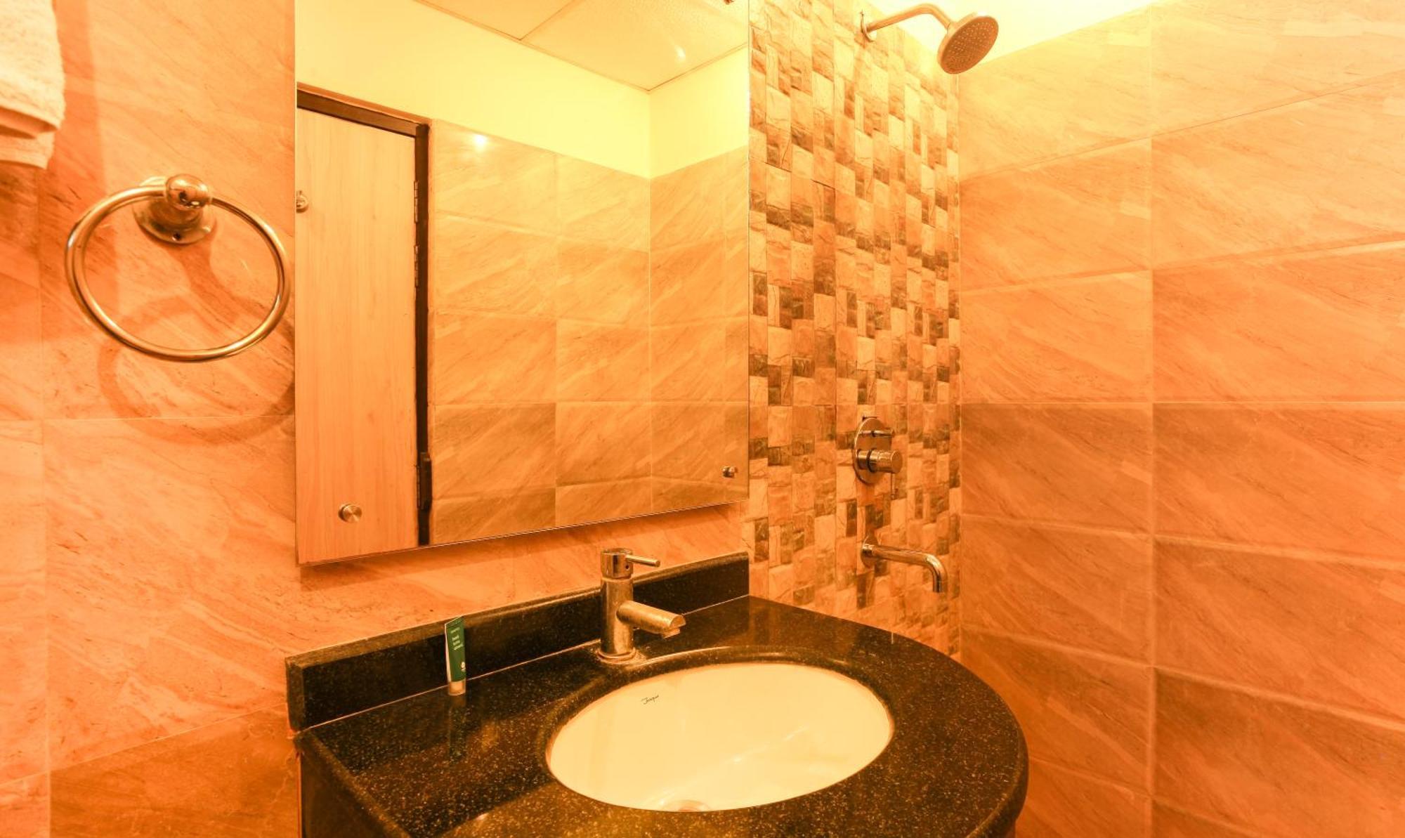 Janki International 3 Km From Kashi Vishwanath Temple Free Pickup From Railway Station Hotel Varanasi