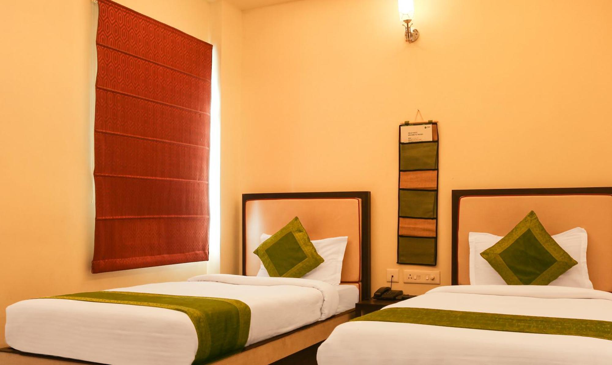 Hotel Janki International 3 Km From Kashi Vishwanath Temple Free Pickup From Railway Station Varanasi
