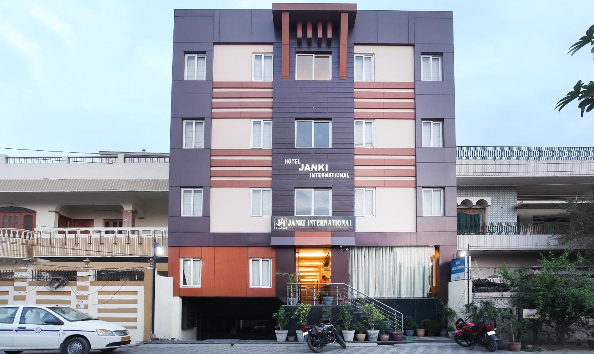 Janki International 3 Km From Kashi Vishwanath Temple Free Pickup From Railway Station 3*