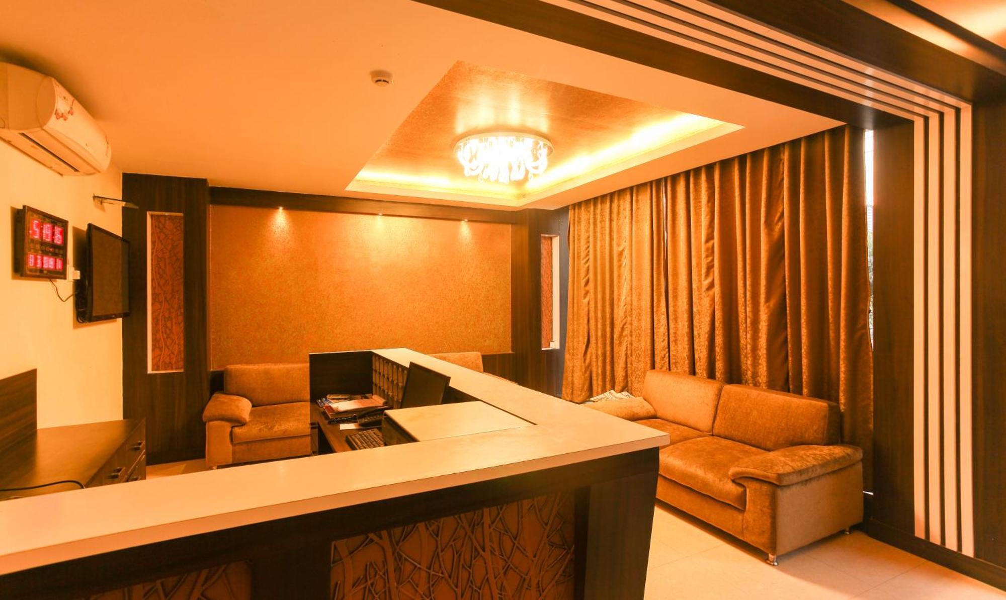 Janki International 3 Km From Kashi Vishwanath Temple Free Pickup From Railway Station 3*