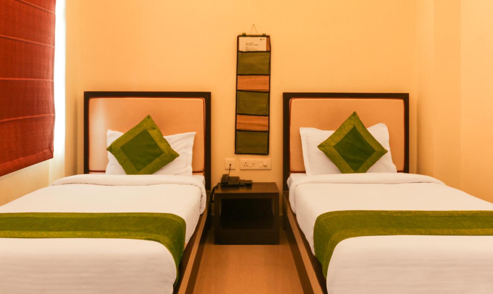 Hotel Janki International 3 Km From Kashi Vishwanath Temple Free Pickup From Railway Station 3*
