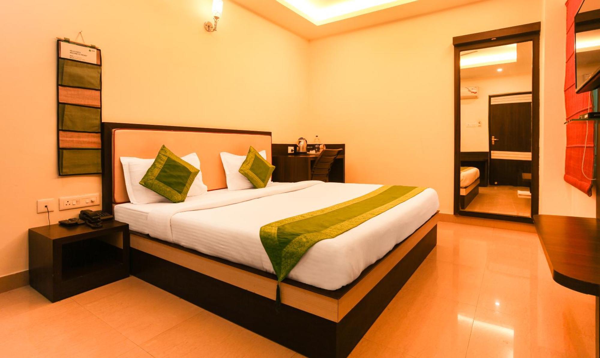 Janki International 3 Km From Kashi Vishwanath Temple Free Pickup From Railway Station Hotel