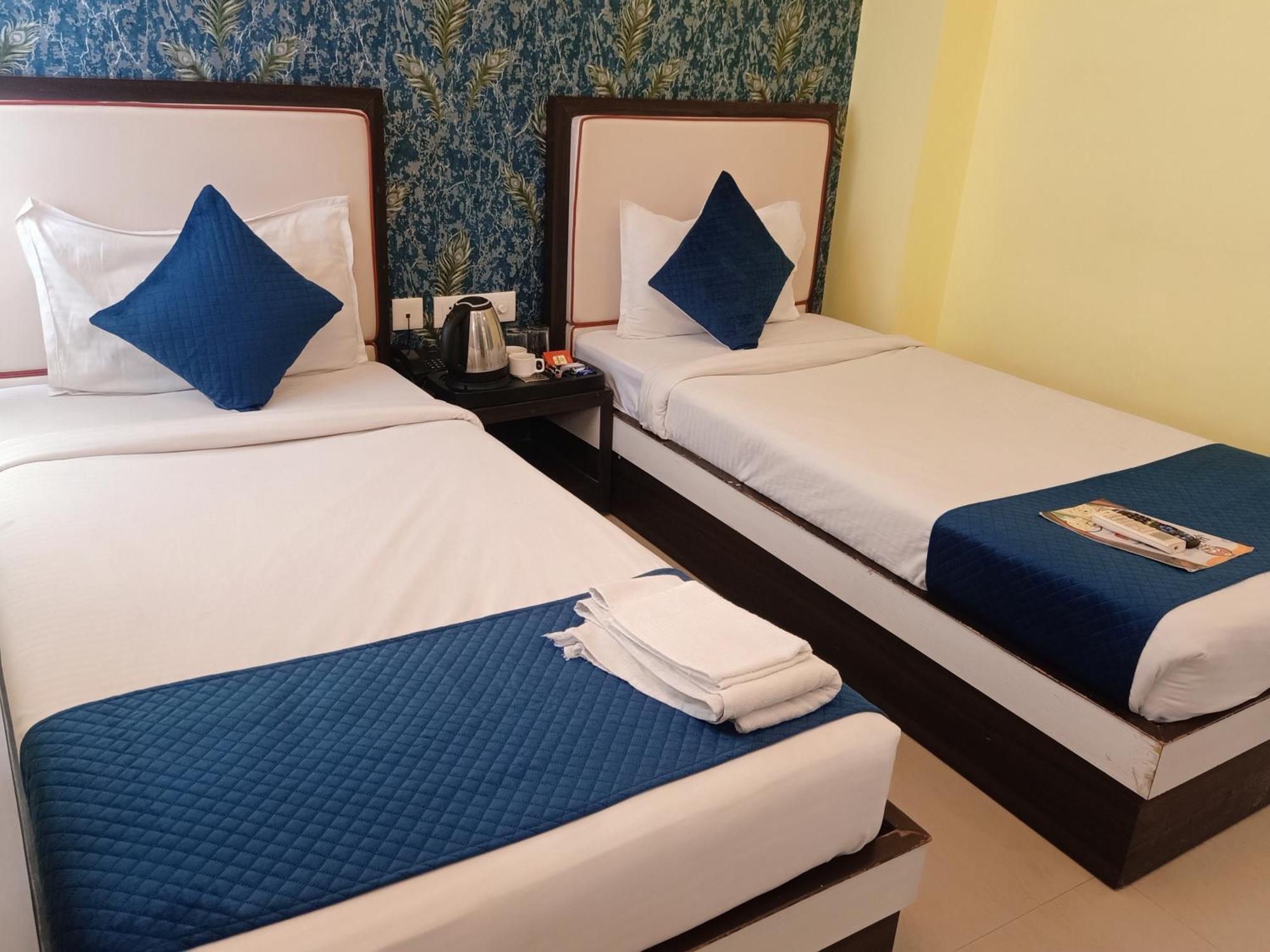 Janki International 3 Km From Kashi Vishwanath Temple Free Pickup From Railway Station Hotel 3*
